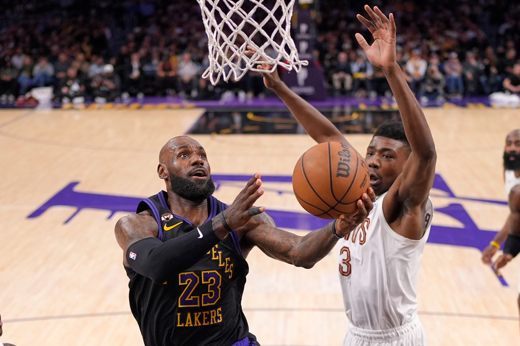 NBA(影)／湖人連傷兩大主力球星！僅剩詹皇扛大任季後賽前途堪慮