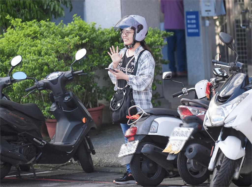 快新聞／新北來罷挺進板東　陳柏惟熱舞喊話葉元之：被罷免後成為更好的人