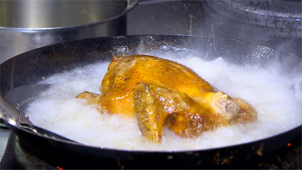 這款台式小漢堡「飄怪味」　包入臭豆腐、油條酥脆涮嘴