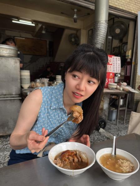 正妹當街被拍「超Q肉圓」炸出來!一看是高嘉瑜「雙側裸色領域」全展開