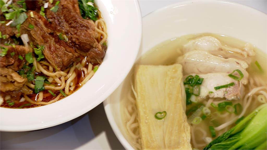 燉煮雞湯蕎麥麵　資深導遊自開餐廳傳承母親手藝