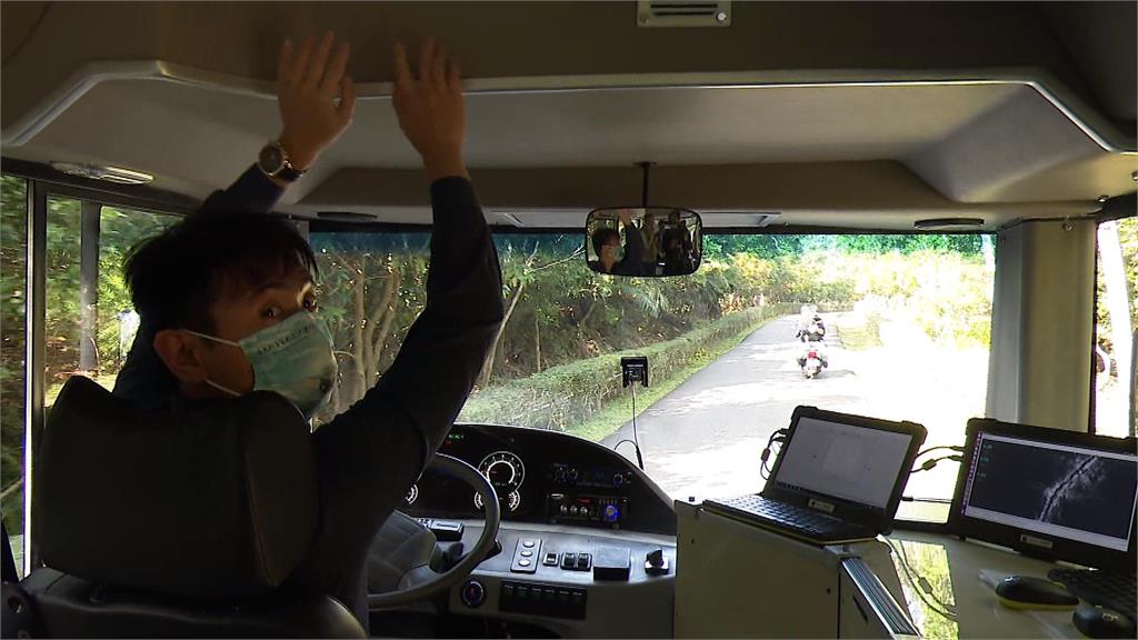 全台首輛「無人自動駕駛巴士」　墾丁國家森林遊樂區上路限期免費體驗