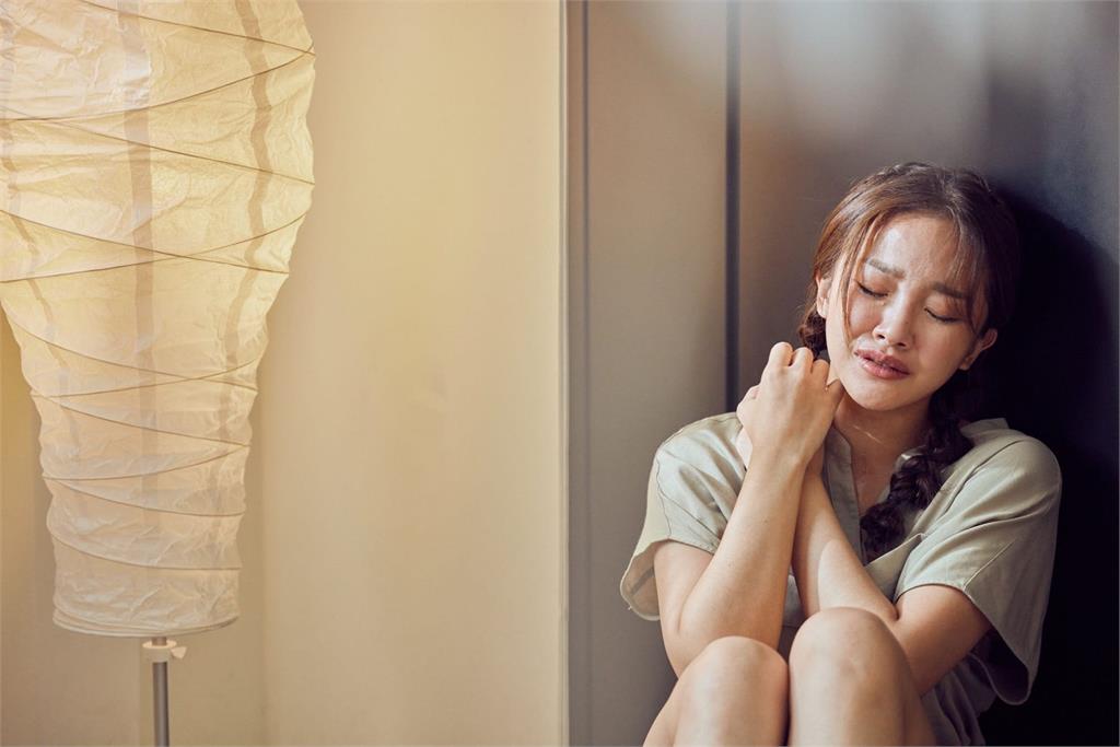 賴慧如邀《黃金歲月》黃文星首合拍MV　3秒淚崩誇讚對方「說哭就哭！」