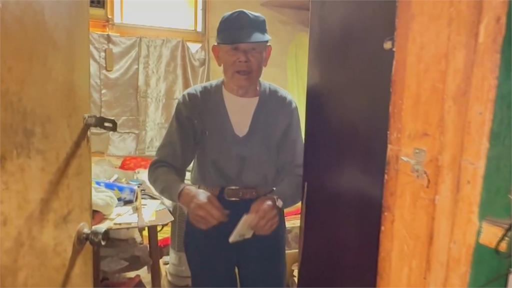 好心沒好報! 竊賊假借上廁所入屋搶走百歲翁12萬現金