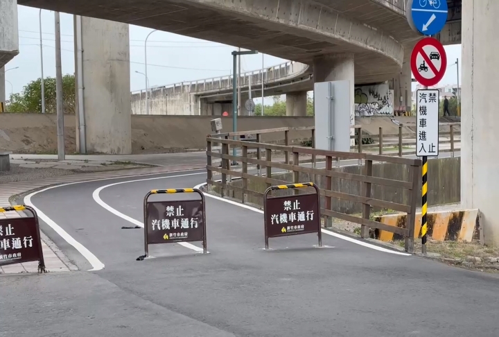 竹市河濱公園遭車輛硬闖 違規烤肉、開趴恐釀安全破口