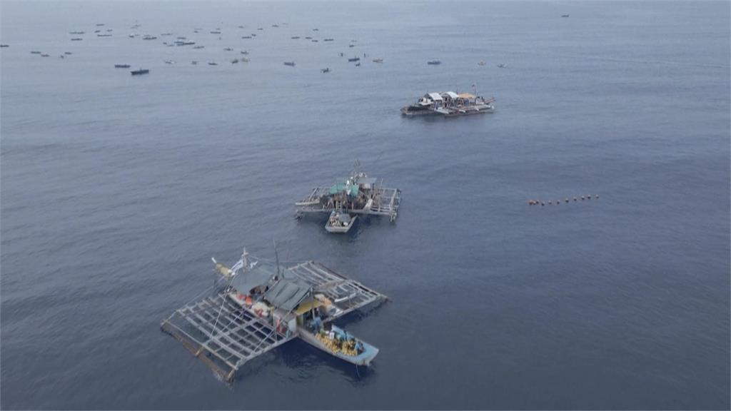 中國控制黃岩島水域　菲律賓船藉由送物資彰顯主權