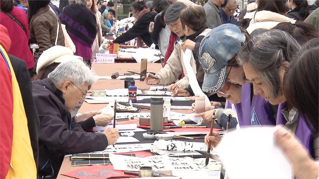 迎春揮毫大會盛大登場 游錫堃與書法名家張炳煌共同開筆