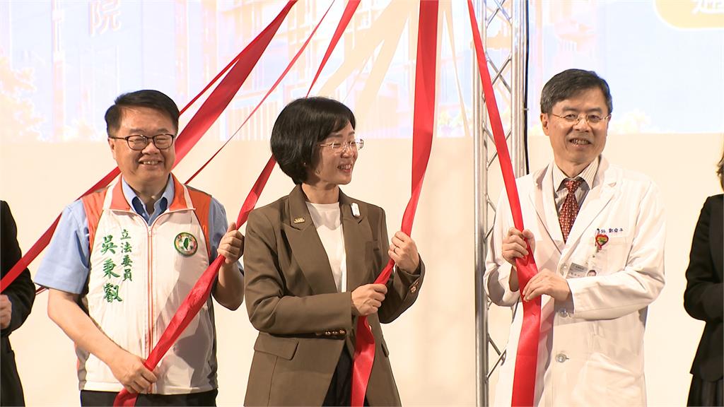 李四川競辦「空戰」又翻車　蘇巧慧出席北醫院慶再端牛肉