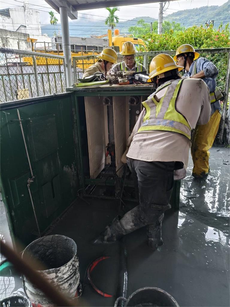 樺加沙颱風釀災！花蓮堰塞湖溢流　台電全力搶修復電剩百戶待修