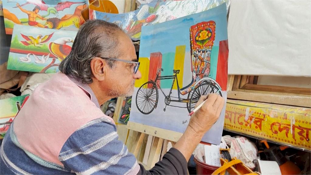 孟加拉人力車成街頭特殊風景　車身手繪藝術恐消失