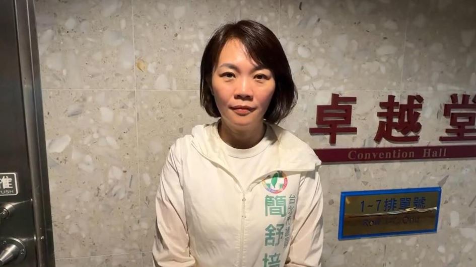 快新聞／金華國中爆食安疑雲！蔣萬安竟測「午餐鹹度」　她轟：問題是小卷臭不臭