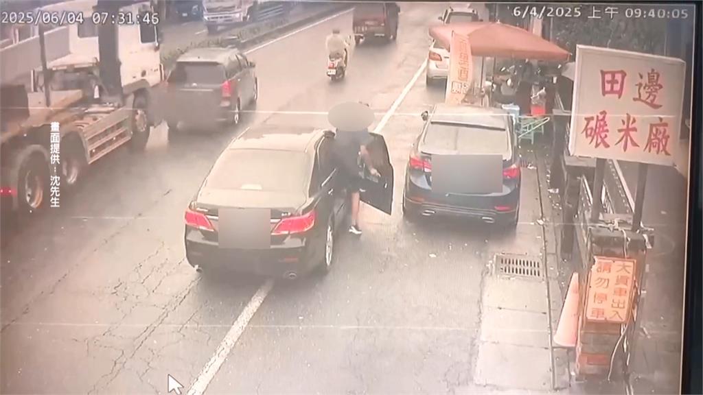 嘉義休旅車閃違停車偏移! 遭後方曳引車撞翻「鋼梁插出」
