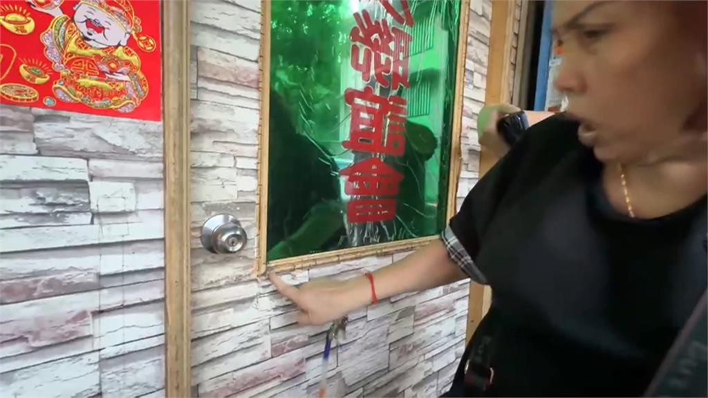 公親變事主！小吃店打烊拒接客　老翁動手打醉漢反被擊倒