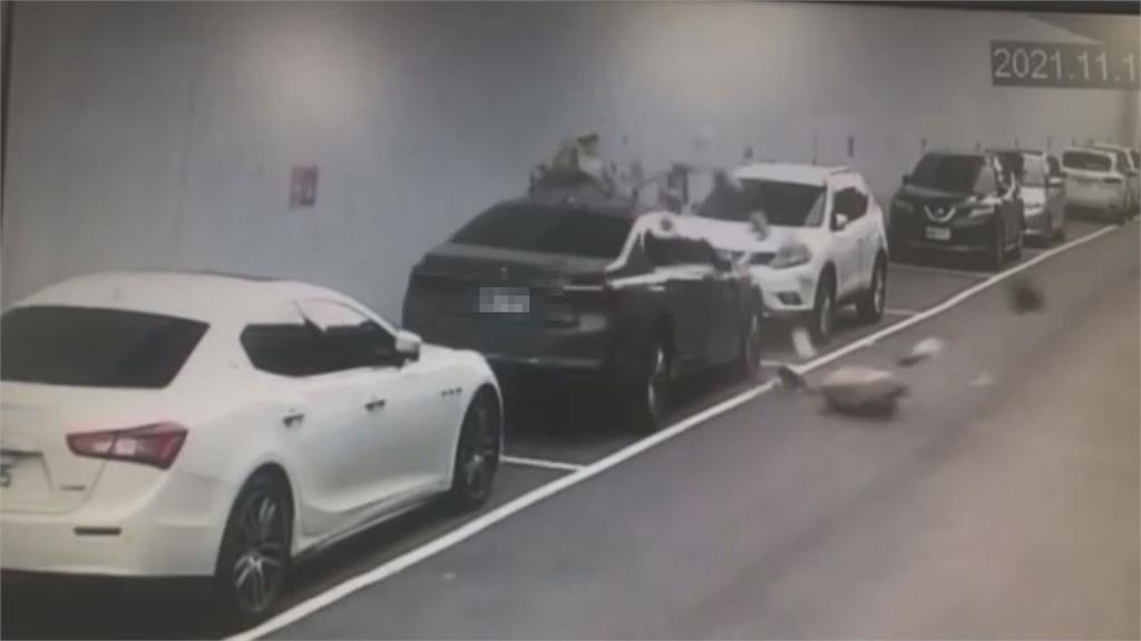 「天外飛來機具」壓毀BMW大7 興櫃董座打完高爾夫看傻眼