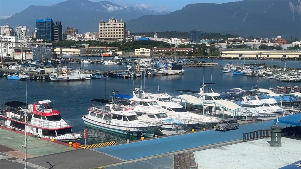 薔蜜影響台東沿岸現3m長浪 今綠島.蘭嶼船班全停航