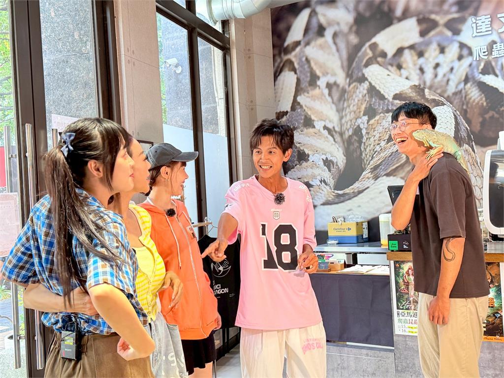 繡惠稱阿翔本名陳秉立不會紅!建議改「陳雷」全場笑翻