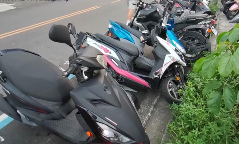 碰！駕駛橫掃7機車肇事逃逸　落網辯：以為撞到柱子