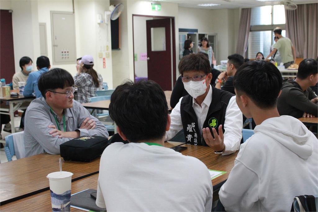 快新聞/深耕苗栗!綠縣黨部首辦「青年營」 盼年輕世代讓國際看見台灣