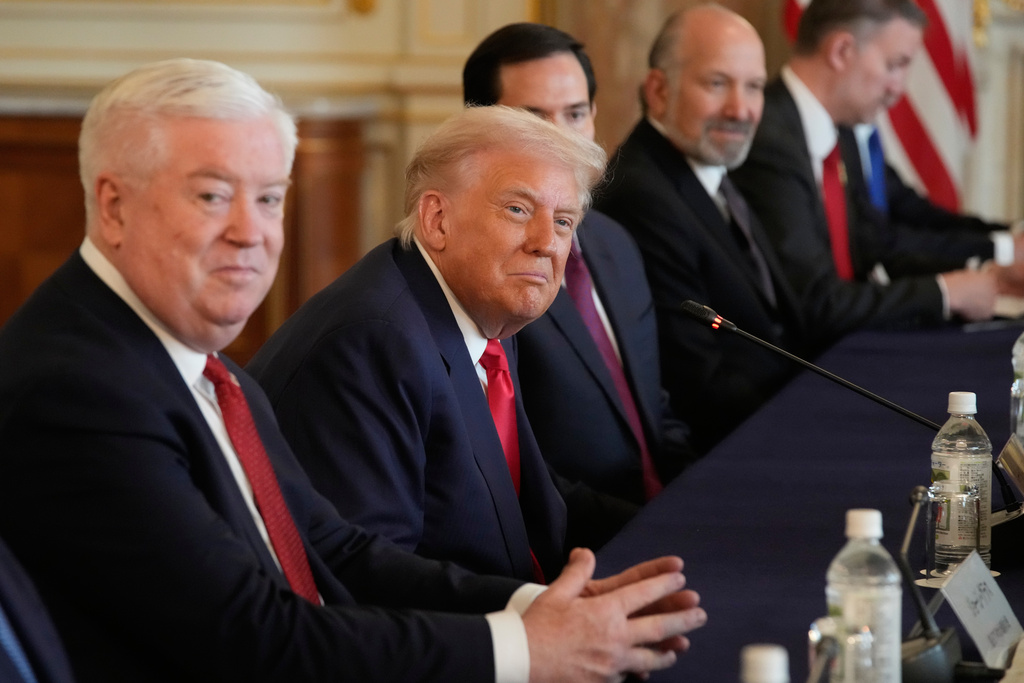 與高市早苗簽關稅協議與稀土合作文件 川普強調日本是「最高等級盟友」