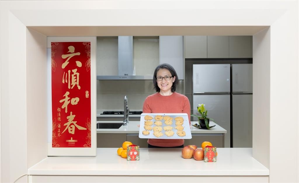 快新聞/手作Ranger Cookie餅乾「憶滿屋香味」 蕭美琴送祝福:蛇麼都強
