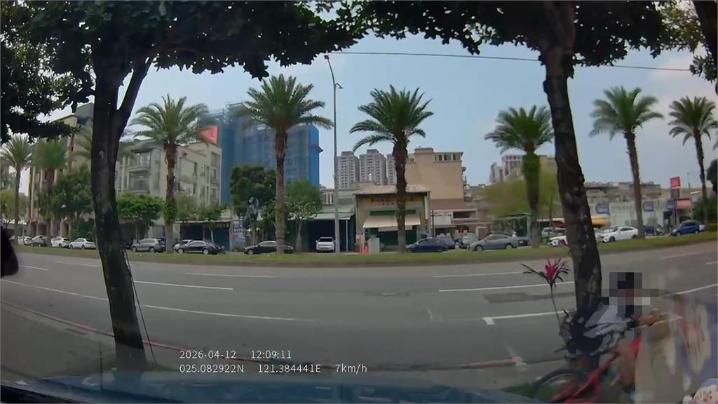 小朋友也要酒測？　　１１歲男童騎鐵馬「閃車撞樹」　警ＳＯＰ惹議