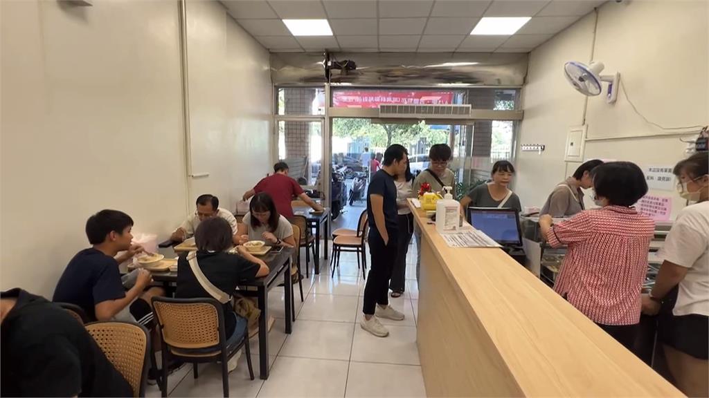 大賺國慶焰火財!人潮湧入虎尾 攤商增加備貨量