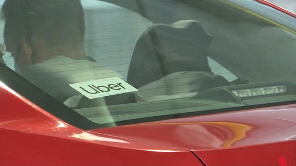 多明尼加人在美假扮孫騙公嬤　找Uber送贓款！司機揪詐騙