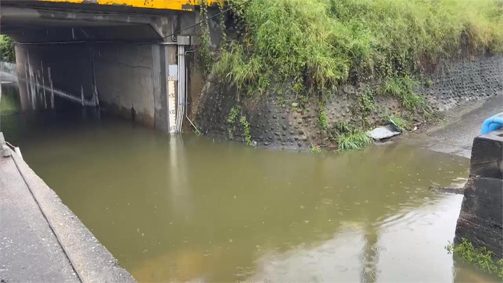 颱風「沙德爾」恐增強颱　南部大雨特報下到週二才減緩