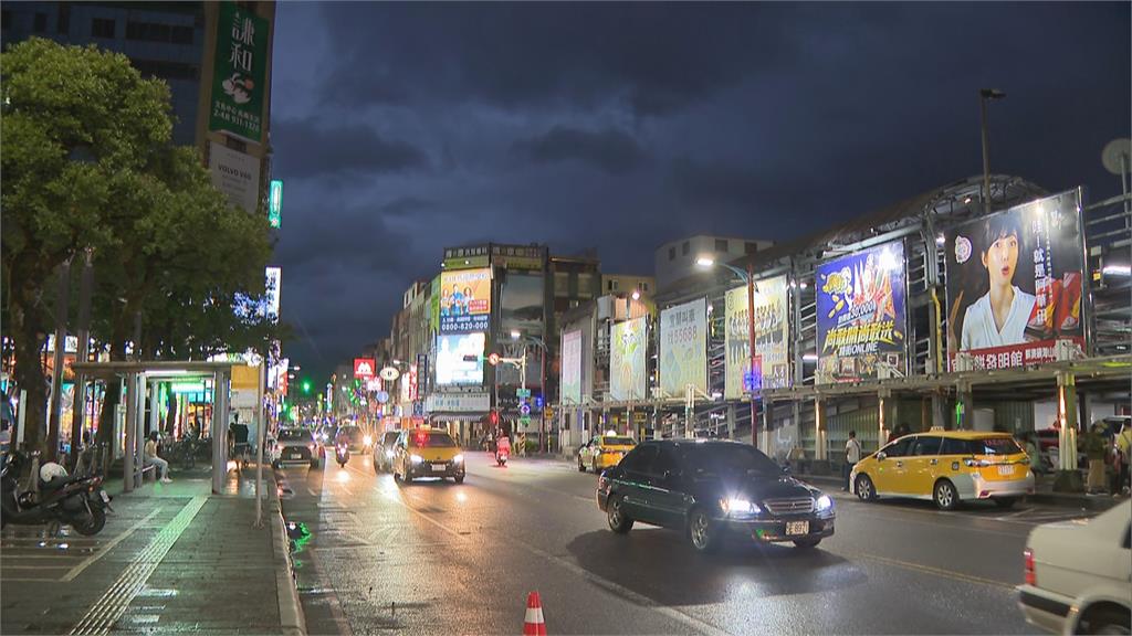 無懼中颱梅花風雨無阻　宜蘭羅東夜市人潮爆滿