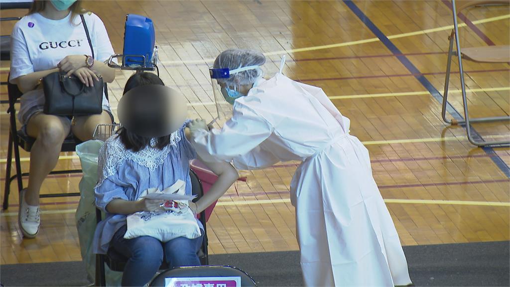 預約爆炸!台大醫院開打莫德納 無剩餘殘劑