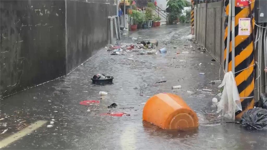 惡夢還沒醒　南台灣暴雨狂灌　屏東塭豐村反覆淹好幾天
