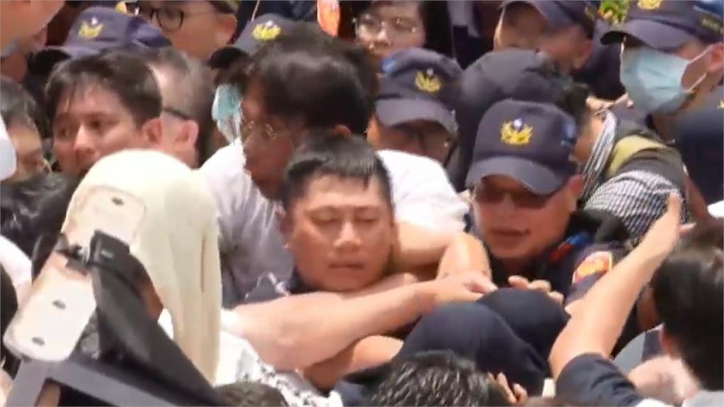 黃國昌因走讀遭傳喚沒到案　遭徐國勇酸"看不起蔣萬安"