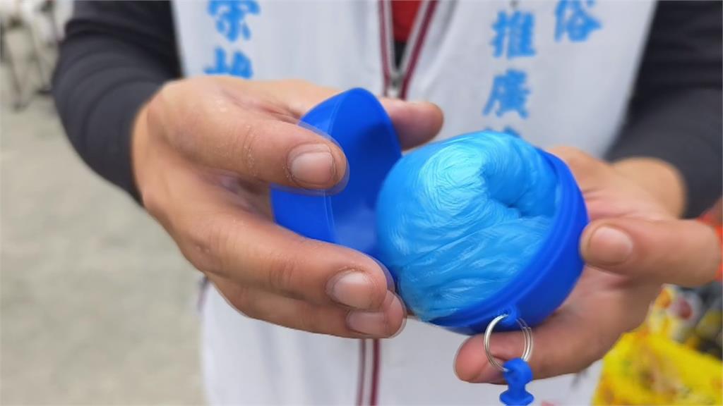 追隨粉紅超跑!香燈腳15歲就當義工 今年已45歲「出招徵女友」