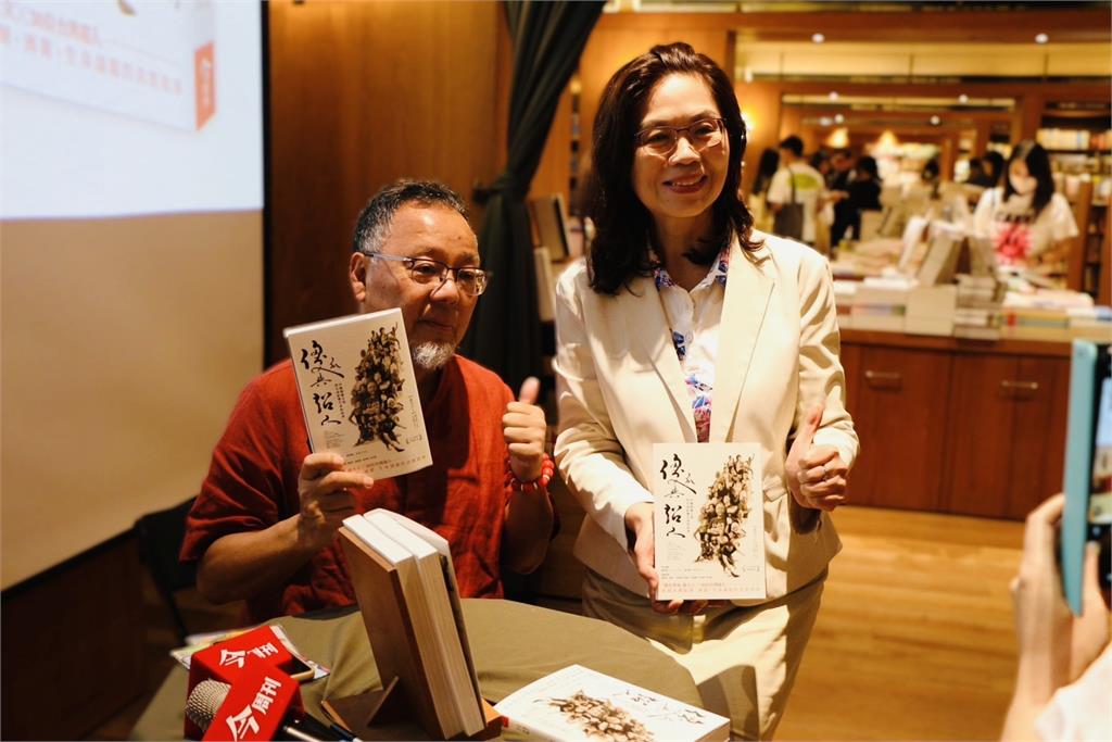 《傻瓜與超人》新書出版,期待12月電影上映!