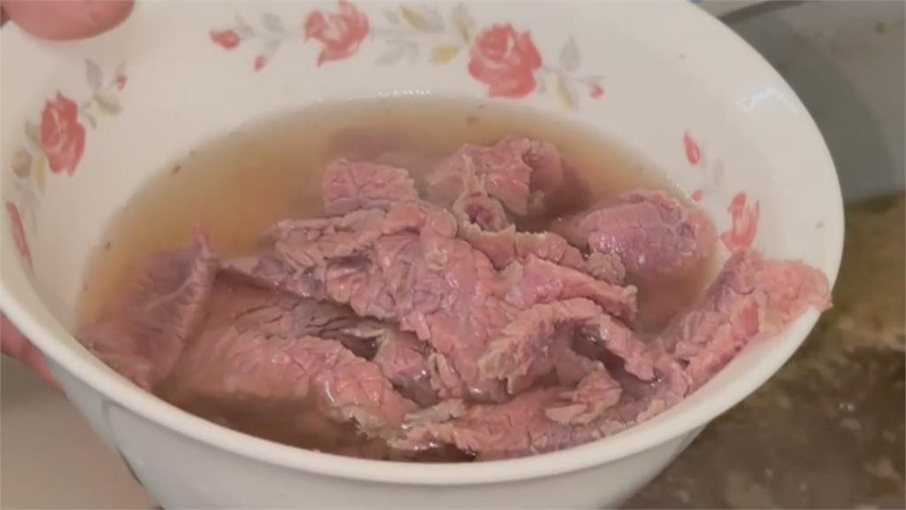 原物料飆漲撐不住了! 台南「樺哥牛肉湯」宣布漲價、百元牛肉湯也不賣了