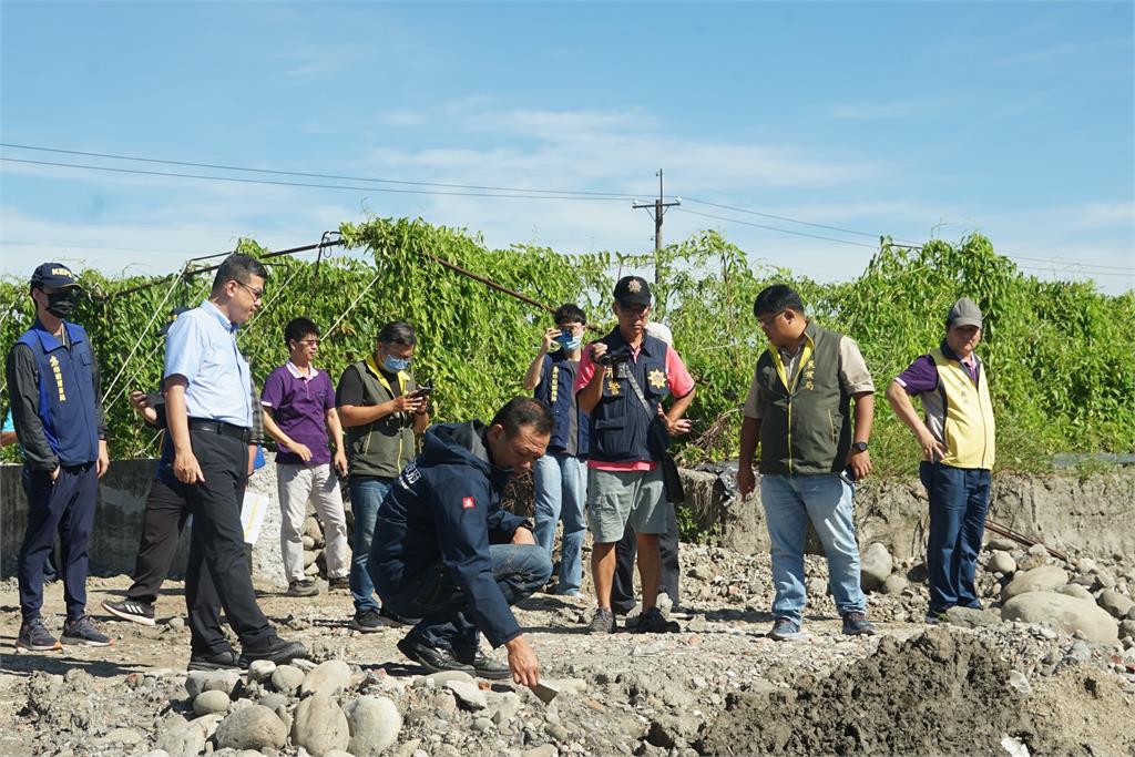 快新聞／張家興副秘書長率隊查勘美濃盜採熱區　源頭監管防堵不法行為