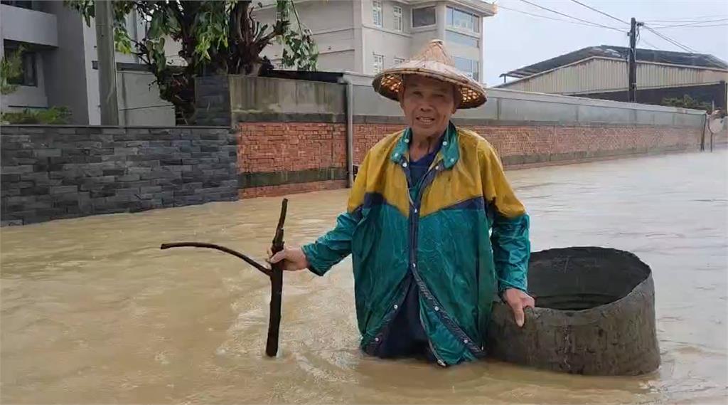 快新聞／凱米災情慘！南投貓羅溪暴漲「車子全泡水」　雲林、嘉義也淹水