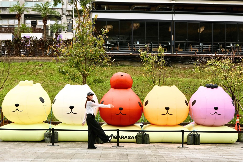 水豚君萌進碧潭!全台唯一12米水上超療癒巨型裝置展出中