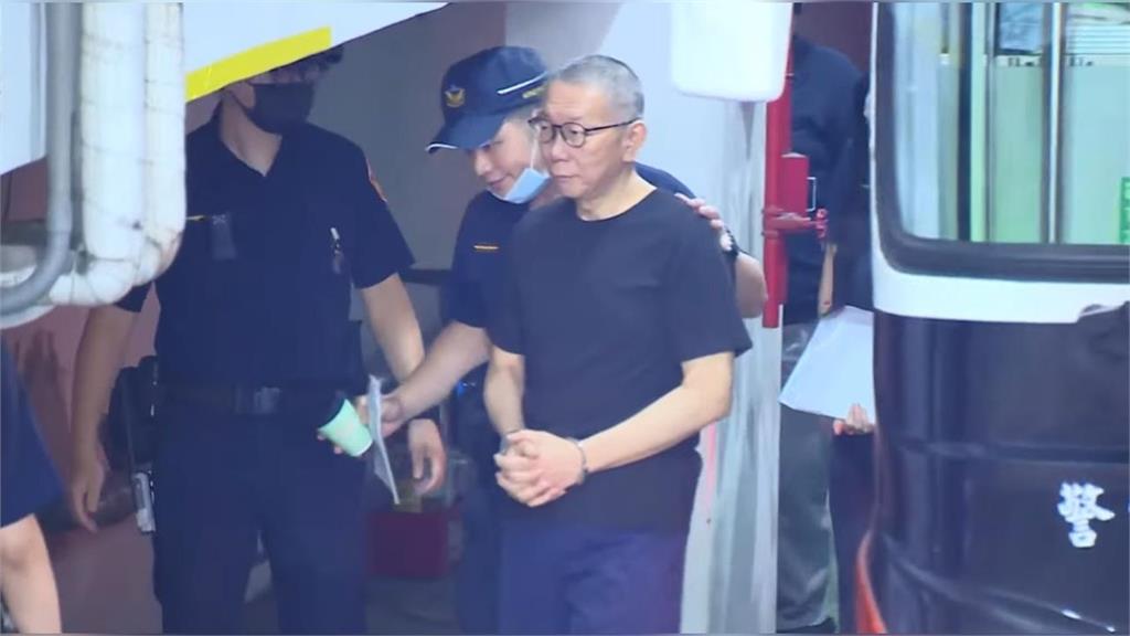 柯文哲「關1年換9室友」妻吼：犯什麼罪？粉專列6罪狀：28年半剛好而已