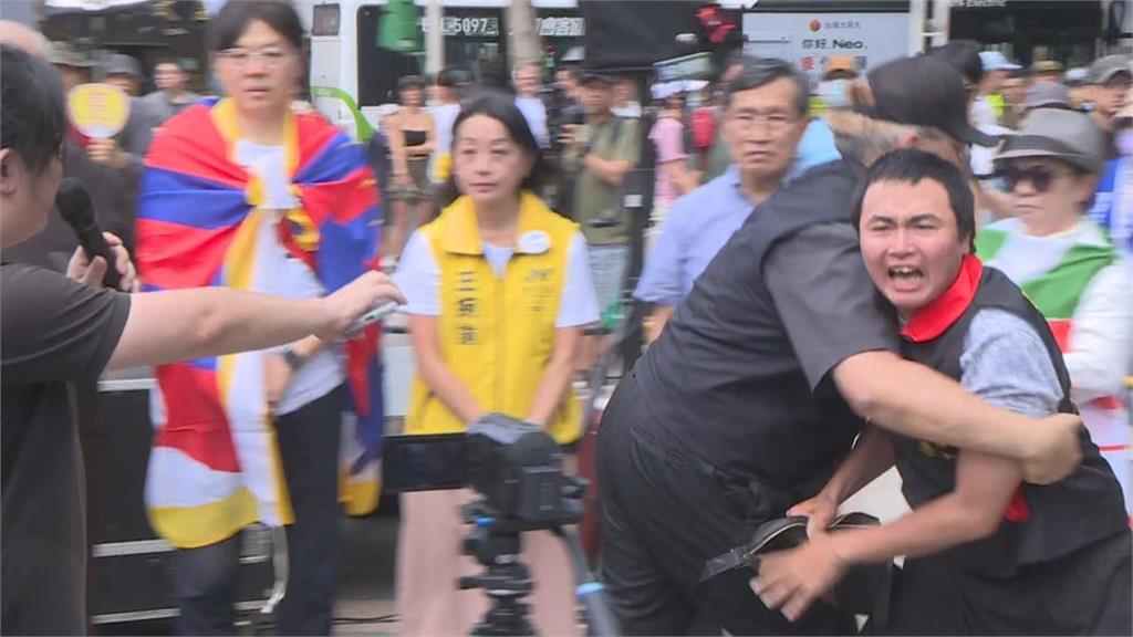 快新聞/柯文哲驚傳被砸雞蛋!兇手抓到了是「他」 民眾黨怒轟鼠輩:絕對提告