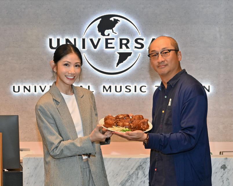 李千娜“斜槓”開個人頻道 環球送上優質創作人金獎 預祝訂閱量猛爆