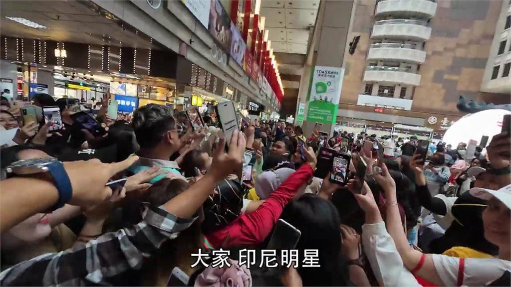 來台遇大暴動!「上千人湧進北車」盛況曝光 香港網紅嚇喊:誰來了?