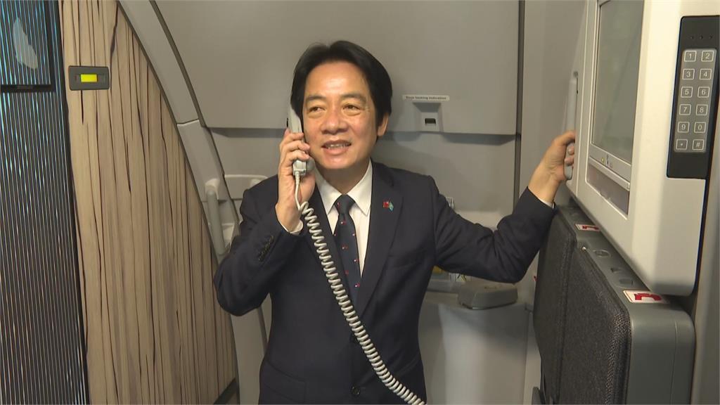 賴清德率觀光業百人團訪問帛琉 「 飛去熱帶的島嶼游泳」 歌曲宣傳
