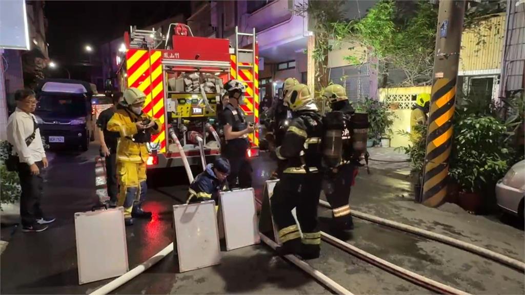 疑延長線走火高雄民宅火警 狼犬不斷踢門叫醒主人救命