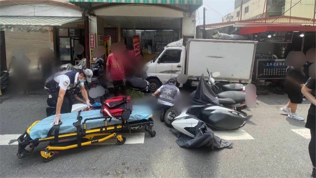 駕駛疑身體不適昏迷! 高雄小貨車失控衝向路邊