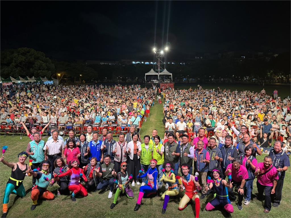 快新聞/嗨翻新北高工!蘇巧慧、吳琪銘邀紙風車表演 4000人共襄盛舉
