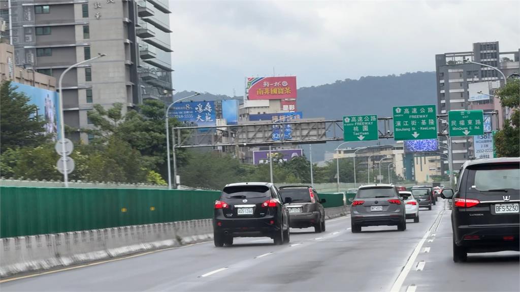 上路前先吸喪屍煙彈！　駕駛建國高架撞前車釀2傷