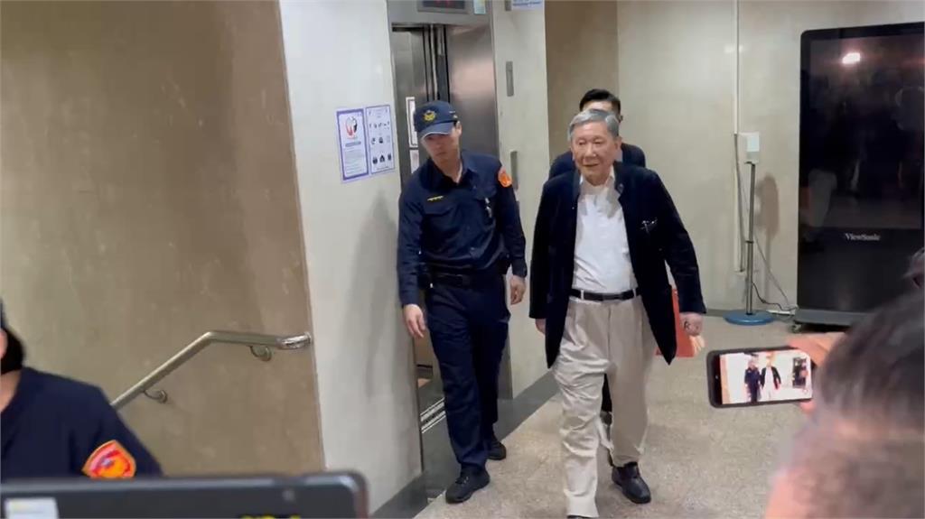 柯文哲宣判/法院加保3千萬!沈慶京籌錢返家 面對鏡頭再喊冤