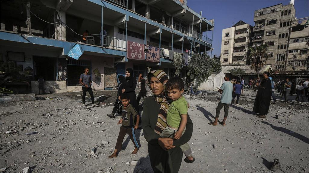 無處可逃！以色列空襲加薩學校釀40死　重傷男童哭了：裡面沒武裝份子