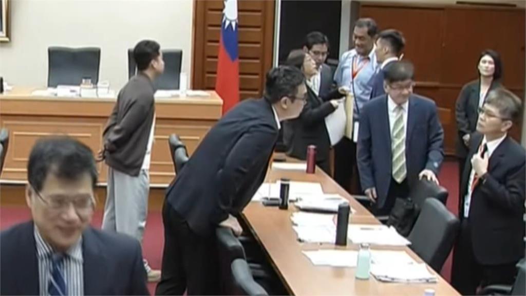 藍轟李洋拒收王美惠文件不合乎人情 網友怒批:根本情緒勒索